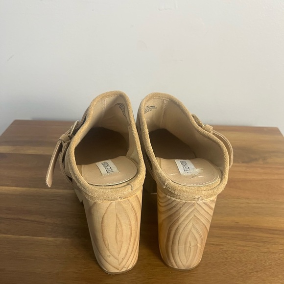 Steve Madden Hilde Tan Suede Leather Studded Clogs size 10 - Picture 5 of 9